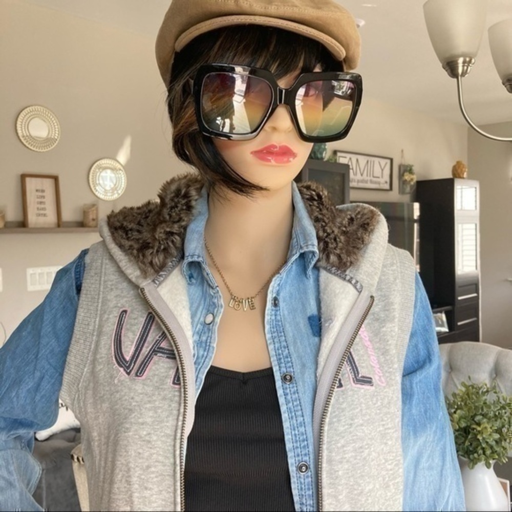 💋 Old Navy fur hooded sleeveless vest gray